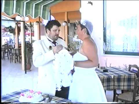 Chocolate wedding cake (2).mpg