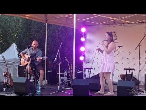 Pocta Zuzaně Navarové - Harfy v nebi (Praha, vinobraní na vinici sv. Kláry 17.9.2023)