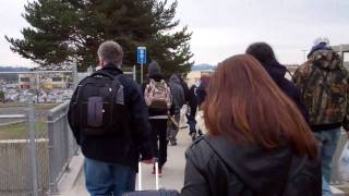 preview picture of video 'Arriving at Clackamas Town Center on TriMet's Green Line'