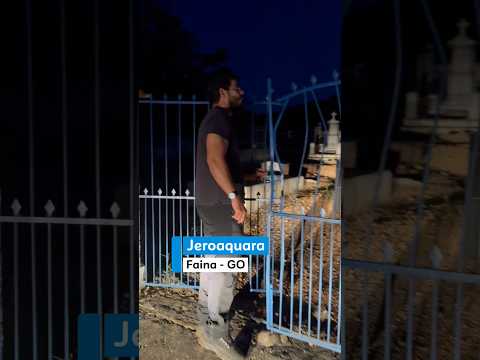 Cemitério noturno