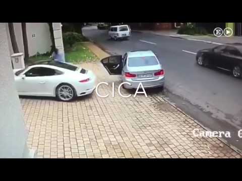 Le quieren robar el Porsche pero no esperaban que el dueño fuese tan buen conductor