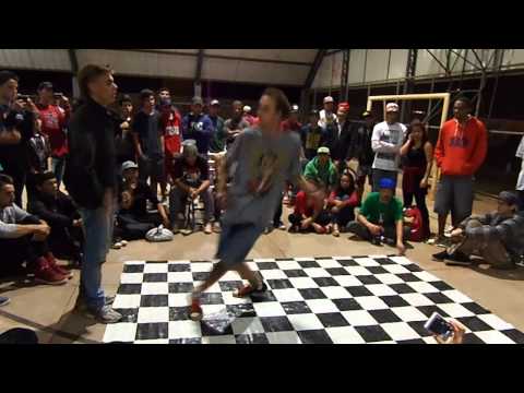 B boy Zoio ( Hustle Rocker'z) vs b boy Alex ( Hustle Rocker'z )
