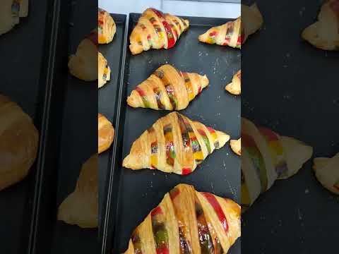 croissant bicolor #bread #bts #bakeing #kitchen #bake #croissant #bakery_cake_pastry #bakes #ba