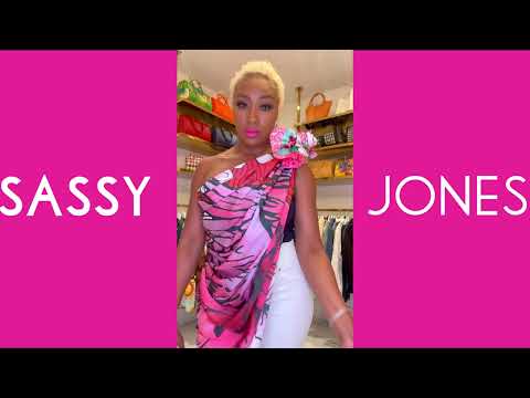 5 Quick & Easy Ways to Style A Scarf For The Summer