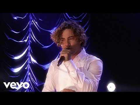 Videoclip de Quien Me Iba A Decir (Versión Acústica / Una Noche En El Teatro Real / 2011) — David Bisbal