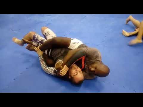 Treino No Gi entre amigos.  Rogério machado e Marco Ferreira.