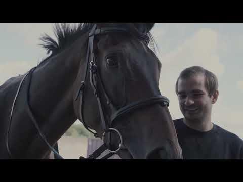 Galopptränare och jockey Madeleine Smith om sin ögonsten Espen Hill ⭐️