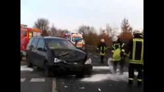 preview picture of video 'Unfall bei Kleinenglis: Fünf Menschen werden verletzt'