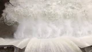 preview picture of video 'Wolf Creek Dam Releasing A Record Amount Of Water'