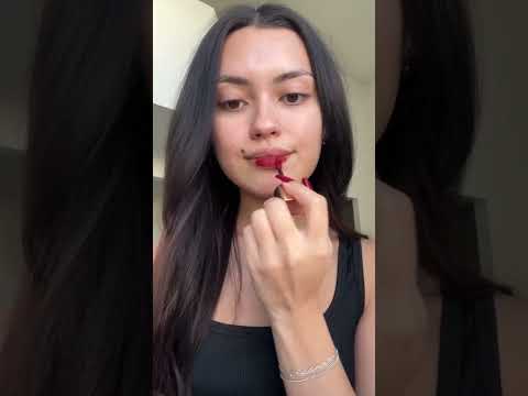 Classic Red Lipstick Tutorial with Lip Velvet in Crimson 💋 #redlipstick #tutorial #christmasmakeup