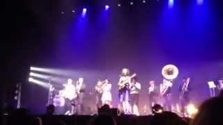 DAVID BYRNE &amp; ST. VINCENT - &quot;Weekend In The Dust&quot; live 10/15/12