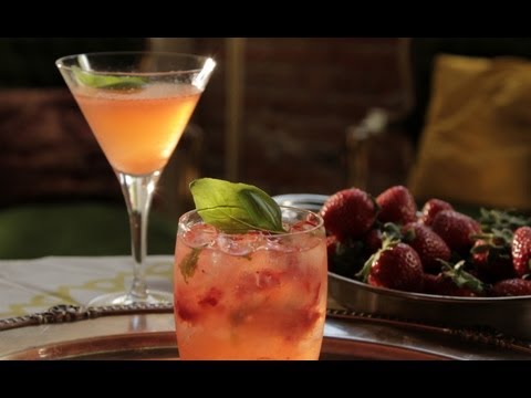 download lagu mp3 mp4 Strawberry Basil Gin Cocktail, download lagu Strawberry Basil Gin Cocktail gratis, unduh video klip Strawberry Basil Gin Cocktail