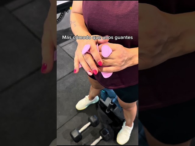 Vídeo relacionado con Gamer Grip Crema de fuerza y fitness para manos sudorosas, fórmula líquida sin tiza para levantamiento de pesas, escalada, golf, gimnasia, puños y bastón, control del sudor para manos secas