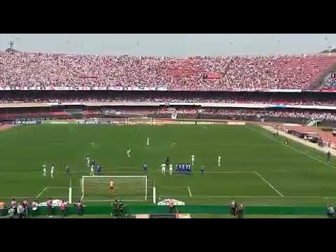 São Paulo 3x2 Cruzeiro - Golaço do Hernanes de falta.