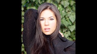 Inauguration (Barack Obama, George Bush) singer and actress Jana Mashonee in interview (Eric de Haan