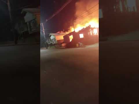 Chamas consomem comércio em Dois Irmãos das Missões