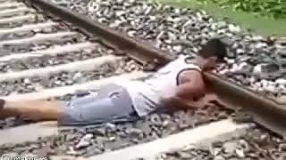 Download lagu Detik-detik orang bunuh diri mp3