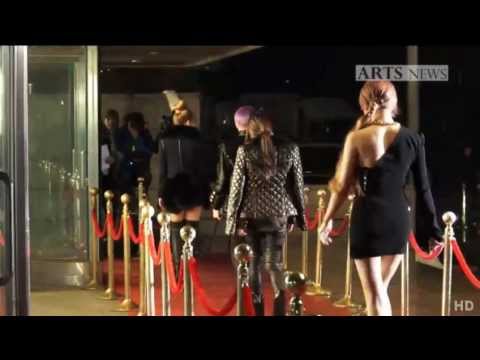 121214 ARTSNEWS 2NE1 @ MMA Redcarpet