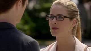 THE FLASH - Barry shows off his speed to Felicity 