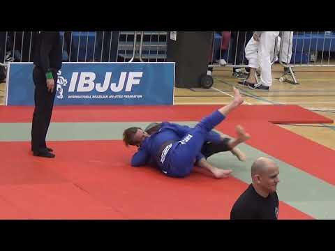 River Dillion - Match 1 - IBJJF London Winter Open 2018 - Brown Adult - Open