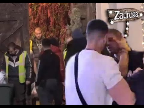 "UDARILI SU GA SEKIROM PO GLAVI!" NAPUSTIO KUĆU zbog jezivih pretnji - morali da MENJAJU VRATA