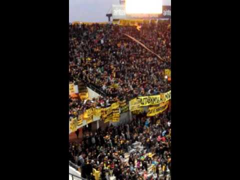 "Hinchada de Peñarol" Barra: Barra Amsterdam &bull; Club: Peñarol