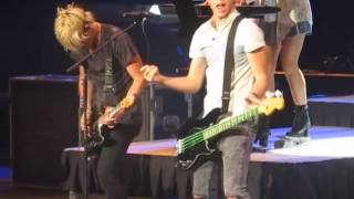 R5- Ain't No Way We're Going Home (Mohegan Sun, Connecticut 6-8-14)