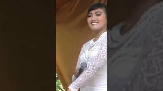 Download lagu Panggung Asyik - Gurat Bumi - Yoland https://youtu.be/_jiJeTDtT4o mp3