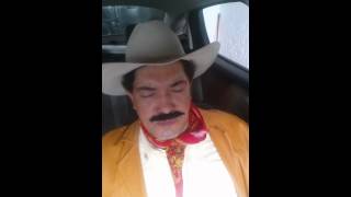 Carlos Donald imita a El Piporro (Rosita Alvirez)