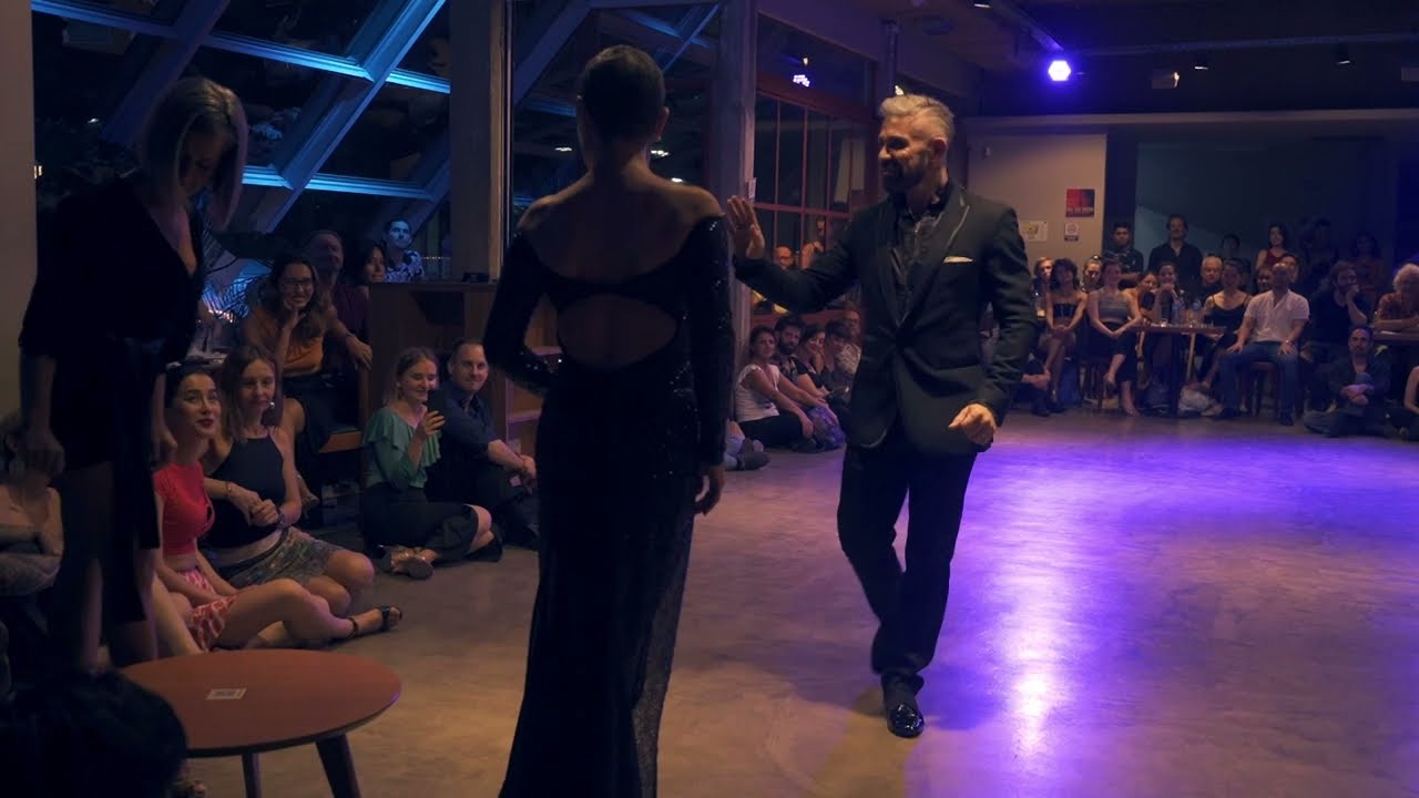 CLAUDIO GONZALEZ - JULIA URRUTY - AURORA LUBIZ