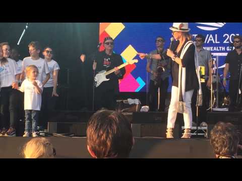 Lulu & East40 - Shout (Commonwealth Games Opening Party, Glasgow Green)