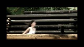 In hurricane rhythm - Melukis dunia  (official video) HD