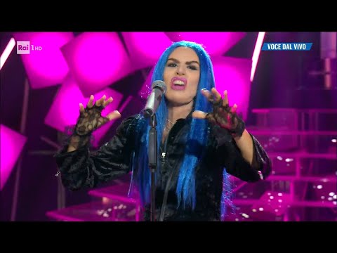 Alessandra Mussolini - Loredana Bertè canta "Figlia di..." - Tale e Quale Show 07/10/2022