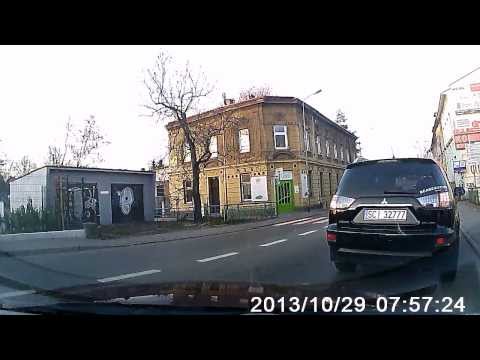 Cieszyn. Wyprzedzanie na przejściu dla pieszych z dużą prędkością