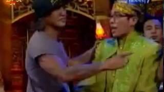 Download lagu Superman Is Dead at OVJ 'Armagedong' part 1 mp3