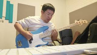 Video thumbnail for Testing the Squier Sonic Precision bass with low tuning. Great Tone!!!! by Banane Juliet
