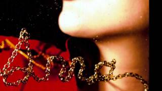 &quot;Blackout&quot; - Anna Calvi (live)