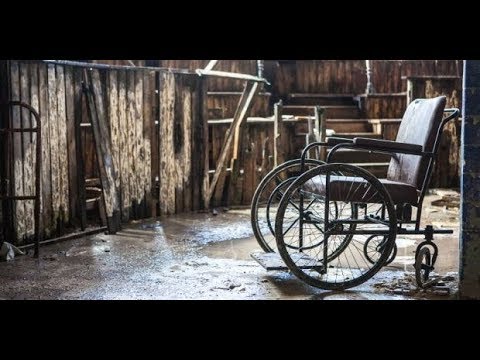 Трейлер Клініка