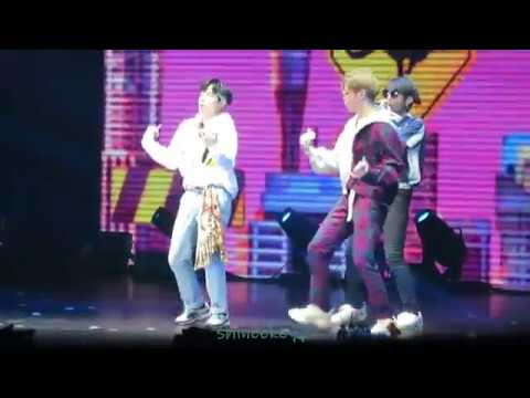 180721 Wanna One One: The World In KL - Triple Position Kangaroo 캥거루