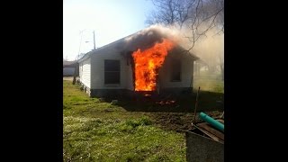 preview picture of video 'Trumann FD Structure Fire 29-Mar-15 (Helmet Cam)'