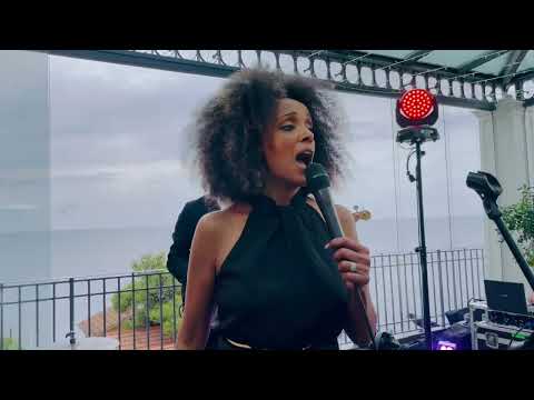 Afroblue live - Englishman In New York