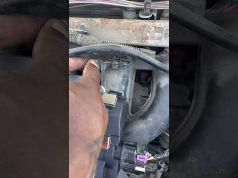 Map sensor location on 2010 Chevy Malibu #chevy ￼