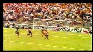 Clip Maradó, Los Piojos - Maradó