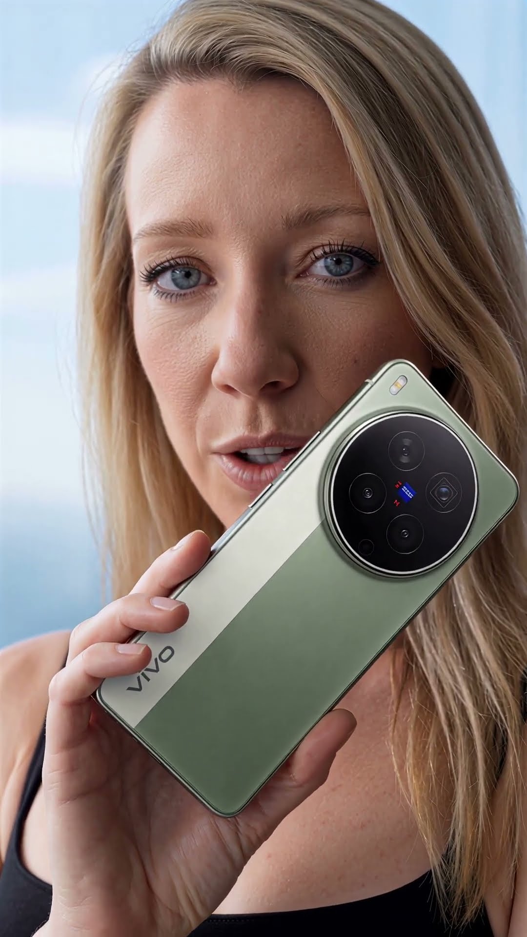 Nieoficjalna reklama telefonu Vivo X300 Ultra (YouTube Shorts)