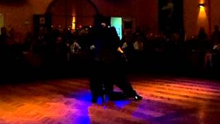 EDUARDO CAPUSSI Y MARIANA FLORES - EXHIBICION DE TANGO EN SALON CANNING - PARAKULTURAL