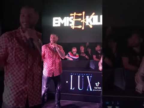 EMIS KILLA FREESTYLE CON UN FAN