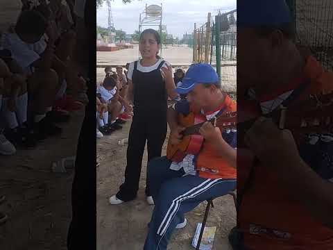 celebrando el día mundial de la Paz con el profesor Oscar Cruz en Farabundo Martí de Ciego de Ávila