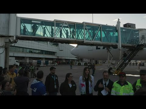 Video | Venezuelan migrants expelled from the US arrive at Simon Bolivar International Airport | AFP