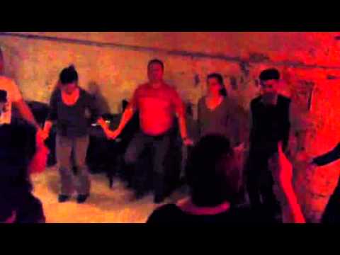 T'rakija balkan tanchaz a Potkulcsban.