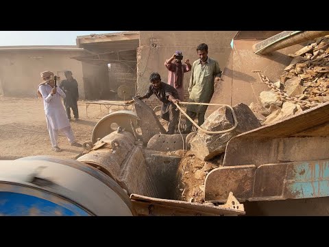 “Unstoppable Rock Crusher: Smashing Giant Stones with Brutal Force #stonecrusher